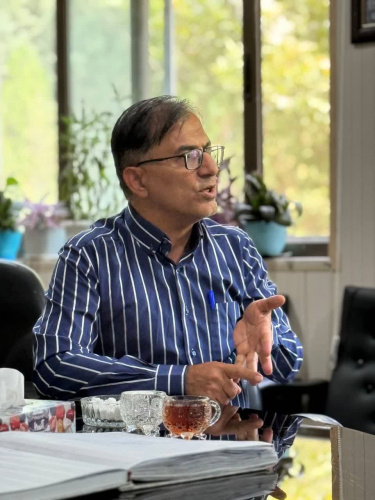 حضورمیدانی معاون آموزشی دانشگاه از گروه داخلی در مجتمع آموزشی درمانی امیرالمؤمنین (ع)